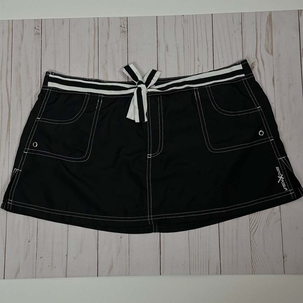 ZEROXPOSUR black & white sporty skort - size 14